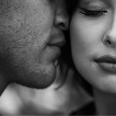 a man kissing a woman's forehead with the caption preciosa la lucky