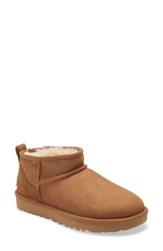 Classic Boots Woman, Expensive Outfits, Ugg Ultra Mini, Platform Boots Women, Ugg Boot, Chelsea Boot Women, Boston Shearling, Classic Ugg Boots, Birkenstock Boston Shearling