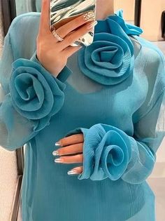 Manset Lengan, Handmade Flowers Fabric, Sleeves Designs For Dresses, Statement Accessories, Floral Outfit, Designs For Dresses, Fashion Design Clothes, Style Mistakes, Web Store