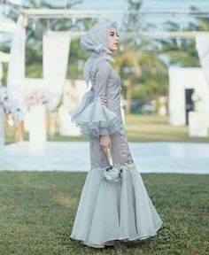 Follow me and she on instagram @hamda.auliaa @aghniapunjabi Bridesmaid Dresses Hijab Weddings, Organza Dress Hijab, Gaun Peplum, Bridesmaid Dresses Hijab, Trendy Party Dresses, Muslimah Wedding