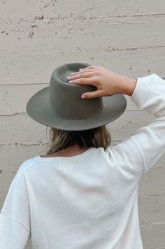 Trust us, this hat looks good on everyone. The Zephyr is a universally flattering Teardrop crown with a stiff upturned brim made for versatility, you can customize with any band. Style - Teardrop Rancher Material - 100% Australian Wool Dimensions - Crown 10 cm Brim 8.5 cm Features an adjustable inner band.