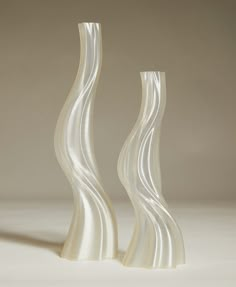 Argot Studio Les Hortenses Design Silhouette, Vase Form, White Objects, Design Objet, Flower Base, Fluid Forms, Unusal Vase, Tall Vase, Object Design