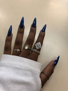 Long Dark Acrylic Nails, Cool Blue Nail Designs, Long Dark Blue Nails, Dark Blue Stiletto Nails, Dark Fem Nails, Deep Winter Nail Colors, Sharp Acrylic Nails, Stilleto Nails 2024, Deep Blue Nails Designs