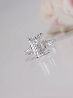 5 Carat IGI certified F VVS2 Emerald Cut Diamond, Trilogy Ring, 3 Stone Emerald cut diamond Ring, CVD Diamond Ring, Lab Grown Diamond Ring #emeraldcut #labgrown #igicertified #diamondjewelry #diamondring #engagementring #bridaljewelry #ilanisdiamond Engagement Ring Cut, Raw Diamond Jewelry, Color Diamond Ring, Large Diamond Rings, Fancy Color Diamond Ring, Ring 3 Stone, Diamond Trilogy Ring, Gemstone Diamond Ring, Emerald Cut Diamond Ring