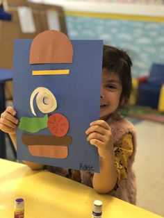 Hamburger Preschool Craft, Bread Art For Preschool, Sandwich Craft Preschool, Restaurant Theme Preschool Activities, Chef Lesson Plans Preschool, Chef Week For Preschool, Cooking Crafts Preschool, Chef Crafts For Preschool, Food Themed Activities For Preschoolers