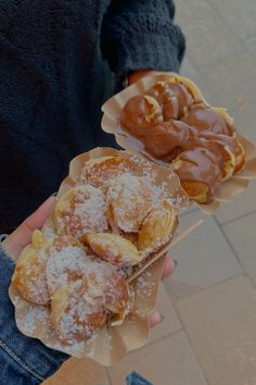 christmas market, mini pancake, pancake, poffertjes, crepes, nutella, sugar, snacks, food, chocolate Crepes Nutella, Mini Pancakes, Food Chocolate, Christmas Market, Finger Foods, Street Food, Nutella, Waffles, Pancakes