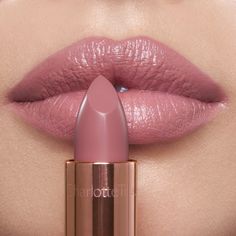 Dreamy lip kit from my magical world of Pillow Talk featuring a mini cool pink lipstick and lip liner! Charlotte Tilbury Pillow Talk Lipstick, Pillow Talk Lipstick, Charlotte Tilbury Pillow Talk, Lipstick Liner, Lip Liner Set, Lipstick For Fair Skin, Makeup Shades, Concealer Shades, Gloss Labial