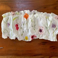 Floral Strapless Crop Top. Fits Medium/Large. Never Worn. Basically A Bandeau. White Feminine Tube Top For Summer, Feminine White Tube Top For Summer, White Feminine Bandeau Tube Top, Feminine White Bandeau Tube Top, Feminine Bandeau Top For Beach, White Strapless Feminine Top, White Feminine Tube Top For Spring, Feminine White Tube Top For Spring, White Summer Tops By H&m