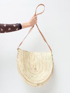 Boho Style Home, Bohemia Design, Boho Travel, Straw Weaving, Knitted Bag, Palm Leaf, Style Home, Knitted Bags, Shop Womens