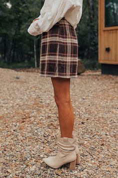 - Stop for a latte in style with this adorable skirt!
 - Fully lined brown hued plaid material
 - A waistline with side zip closure
 - A flattering silhouette that ends in a straight hemlines
 
                                                                                                                                                                   Measurements S :  Hip 36", Length 16", Waist 26".  M :  Hip 38", Length 16.5", Waist 28".  L :  Hip 40", Length 16.5", Waist 30".  XL :  Hip 42 Fall Plaid Mini Length Bottoms, Plaid Mini Skirt For Fall, Fall Plaid Mini Skirt, Fall Plaid Lined Mini Skirt, Brown Lined Skirt For Fall, Fall Mini Length Brown Skirt, Brown Skirt For Fall, Brown Pencil Mini Skirt For Fall, Fall Brown Pencil Mini Skirt