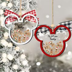 mickey mouse ornament Emerald Christmas Tree, Emerald Christmas, Gingerbread Family, Disney Christmas Ornaments, Ornament Cookies, Family Ornaments, Mouse Christmas, Family Christmas Ornaments, Christmas Ornaments Gifts