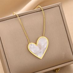 Category: Necklace Material: Titanium Steel Fashion Element: Golden Toad, Lucky Cat, Fu Character Style: Korean Korean Style Golden Toad, Valentines Necklace, White Necklace, Lucky Cat, Feminine Design, Chain Necklaces, Stunning Necklace, Trending Gifts, Style Korean