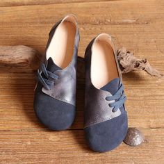 Item Type:Shoes Gender: WomenStyle: VintageUpper Material: Cow LeatherInsole Material: PigskinToe Type: Around ToeHeel Type:FlatHeel Height Type: Low Heel (1-3 cm) Close Type :Lace up Size: 35-40 size  length   cm   inch  35  22.50   8.86''  36  23.00   9.06''  37  23.50   9.25''  38  24.00   9.45''  39  24.50   9.65'' Leather Shoes Woman Flats Retro Vintage, One Piece Leather Shoes, Wide Shoes For Women Plus Size, Blue Oxford Shoes, Oxford Shoes Outfit, Shoe Making, Shoes Retro, Casual Flat Shoes, Round Toe Heels