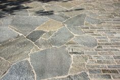 an image of a stone walkway that looks like it has been made out of bricks