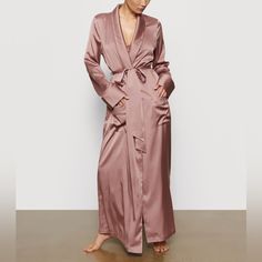 Long Sleeve Stretch Silk Satin Robe In Rose Shawl Collar Self-Tie Fastening Patch Pockets At Waist. 95% Silk 5% Spandex Nwt Silk Pj Set, Silk Robe Long, My Christmas List, Hold Me Tight, 2024 Design, Night Suit, Fashion Lingerie, Silk Robe, Aesthetic Things