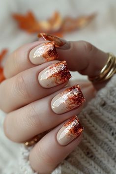 Autumn Nails Ideas Short, Oct Nail Designs, Autumnal Nail Art, Nail Autumn Design, Autumn Holiday Nails, Autumn Leaves Nail Art, Nails Autumn 2024 Trends, Nail Art Fall 2024, Gold Autumn Nails