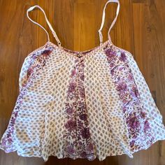 American Eagle Flowy Floral Spaghetti Strap Blouse Size Medium. Pre-Loved In Excellent Condition. Use Pictures To Judge Condition And Measurements. 2 Purple Tank Top For Vacation, Purple Summer Tank Top, Bohemian Floral Print Camisole Top, Bohemian Camisole Top With Floral Print, Purple Floral Print Summer Tank Top, Summer Purple Floral Print Tank Top, Purple V-neck Top For Summer, Summer Cotton Purple Tops, Summer Cotton Top In Purple