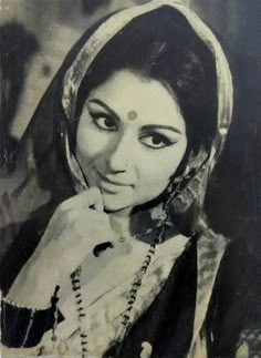 Vintage Desi Aesthetic, Bollywood Classics, 70s Actresses, Vintage 70s Photos, Reena Roy, Retro Indian