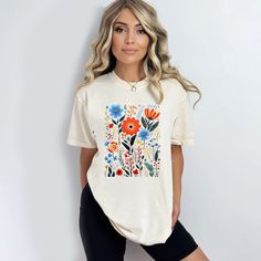 Looking for a cute versatile top to wear this summer? Make sure to grab one of our Cottagecore Floral garment dyed graphic tees! This soft and comfortable graphic tee is the perfect top for any outfit. It can be paired with biker shorts, jeans, or even a simple skirt/dress! This tee is true-to-size, so be sure to order your regular t-shirt size! If you are looking for a more oversized look, make sure to size up! Floral Fit, Color Ink, Floral Short, Sheer Fabrics, Casual Fits, Pressed Flowers, Up Styles, Vintage Tees, Vintage Look