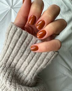 Short Autumn Nails, September Nail Colors, Nails Simple Short, Fall Nails Gel, September Nails Art, Fall Nails Simple