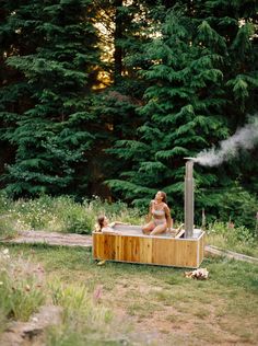 Freestanding Hot Tub Outdoor, Tree Stump Hot Tub, Fire Bath Outdoor, Cedar Soaking Tub, Outdoor In Ground Hot Tub, Outdoor Shower And Tub, Cedar Tub Outdoor, Woodfire Hot Tub, Outdoor Soaking Tub Backyard