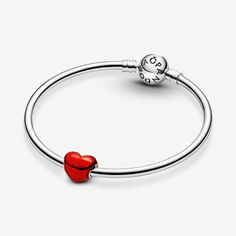 Make your style pop with the Metallic Red Heart Charm. Hand-finished in sterling silver, this heart-shaped piece is decorated with hand-applied transparent red enamel so that the base shines through. The perfect balance between opaque and translucent, allow this reflective design to stand out by teaming it with minimal charms on your Pandora Moments bracelet. Alternatively, wear with other colorful pieces for a vibrant finish. - Pandora Metallic Red Heart Charm - Enamel / Sterling silver / Red Pandora Moments Bracelet, Charms Disney, Disney Necklace, Pandora Essence, Pearl Jewelry Gift, Star And Moon Necklace, Infinity Earrings, Pearl Engagement Ring, Bracelet Pandora