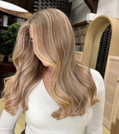 8 Must-Try Hair Color Formulas For Spring Pastel Blonde Hair, Light Spring Hair Color, Pastel Blonde, Natural Blonde Hair, Hair 2025, Hair Layers, Ombre Highlights, Color Formulas, Hair Color Formulas