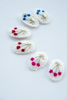 These beautiful hair clips feature floral designs. They are comfortable to wear. These hair snaps are perfect unique gifts for baby girls, toddlers, girls, daughters, and granddaughters. Whether you're looking for a birthday or baby shower gift, these cute crochet hair accessories are sure to please. 🪡 PRODUCT DETAILS: * Materials: Crochet, Amigurumi, Fabric * Size: ~ 1.5-2 inches x ~ 1-1.5 inches * Durable design, high-quality craftsmanship * Perfect unique gift for toddlers, baby girls, daughters, granddaughters * Note that the prices are provided for a single hair clip, not for a set of 2. Toddler Hair Accessories, Felt Hair Clips, Floral Hair Clip, Toddler Hair Clips, Crochet Hair Accessories, 2024 Christmas, Gifts For Baby, Eyeglass Chain, Crochet Hair