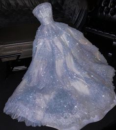 Winter Wonderland Ball Gown, Sparkly Feather Dress, Dreamy Ball Gowns, Princess Themed Prom Dresses, Tangled Themed Dress, Winter Wonderland Dress Ideas, Really Fancy Dresses, Blue Dress Ball Gowns, Prom Dresses Ball Gown Elegant