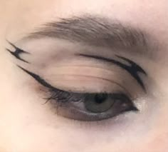 Graphic Liner Easy, Knife Eyeliner, Simple Graphic Liner, Face Art Makeup