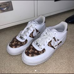 Nike Air Force Ones X Louis Vuitton Pattern! Super Cute! Worn Few Times! Size Us 7.5! Bought For $220 #Nike #Airforce1 Louis Vuitton Air Force Ones, Converse Chuck Taylor Black, Nike Louis Vuitton, Chuck Taylor Black, Louis Vuitton Pattern, Nike Airforce1, Tommy Hilfiger Sneakers, Alexander Mcqueen Sneakers, Mcqueen Sneakers