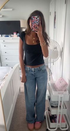 Casual School Outfits Dress Code, Consent Outfit Ideas, Cute Ootd Ideas, New Aesthetic Style, Basic Girl Outfits Aesthetic, Size 00 Outfits, Asthetic Outifts Ideas, Outfits To Wear With Jeans, Pinterest Girl Aesthetic Outfit