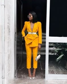 Yellow Suit, Elegant Jacket, Chique Outfits, Fashion Blogger Style, Business Outfit, Long Sleeves Coats, Mode Inspo