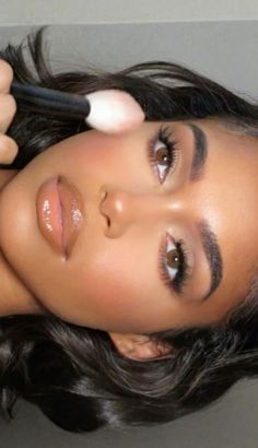 Light Makeup For Quince, Wet Skin Photoshoot, Natural Makeup For Pictures, Bronze Glowy Makeup Glam Wedding, Light Graduation Makeup, Matte Eyeshadow Looks For Brown Eyes, Light Bride Makeup, Graduation Photoshoot Makeup, Graduation Pictures Makeup