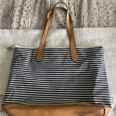 A New Day Tote Navy & White Stripe, Dual Shoulder Straps, A Large Zippered Pocket On The Back(Gold Accents) Two Compartments On The Inside Along With Another Large Zipper Pocket. Day Bag, A New Day, Navy White, Womens Tote Bags, Gold Accents, Red Gold, New Day, Shoulder Straps, Navy And White