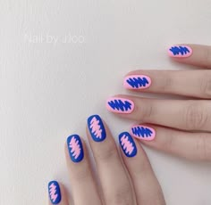 Sapphic Nails, Gen Z Nails, Easy Pride Nails, Graphic Nails, Nails Vibrant, Nail Ideas For Summer, Simple Summer Nails, Nail Art For Short Nails, Art For Short Nails