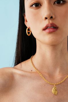 Nature-inspired and oh-so-chic! Chic Handmade Gold Plated Jewelry, Chic Handmade Chain Necklace For Gift, Chic Handmade Chain Necklace Gift, Handmade Chain Necklace For Everyday, Chic Gold Plated Chain Necklace For Party, Handmade Everyday Chain Necklace, Chic Gold Plated Chain Necklace As Gift, Chic Clavicle Chain Jewelry, Chic Gold Plated Chain Necklace Gift