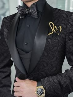 Black Men's Prom Suits Prom Wedding Party Tuxedos 3 Piece Shawl Collar Floral Jacquard Plus Size Tailored Fit Single Breasted One-button 2024 2024 - $143.99 Groom Suit Elegant, Fancy Suits For Men, Groom Suit Ideas, Prom For Guys, Prom Suits For Men, Black Suit Wedding, Suits Prom, Dinner Jacket, Party Suits