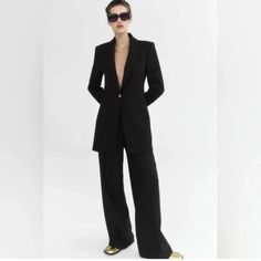 If You Have This One Blazer From Zara, You Can Get Rid Of All Your Other Long Black Blazers. It’s Simply Beautiful. Get It Today And Slayquestions? Leave A Comment Below! Chic Black Blazer Dress For Business Casual, Chic Button-up Business Casual Suits, Chic Button-up Business Suit, Black Long Sleeve Blazer Dress With Single Button, Black Single Button Blazer Dress For Fall, Black Single Breasted Blazer Dress For Office, Winter Formal Pantsuit, Black Blazer Dress For Work, Black Single Button Blazer Dress For Work