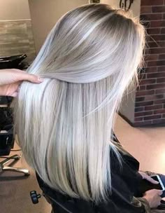 Champagne Blond, Blond Hairstyles, Platinum Hair Color, Shampoo For Gray Hair, Best Human Hair Wigs, Pearl Blonde, Hair Without Heat, Luxy Hair