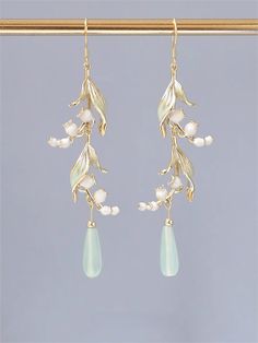 Elegant Lily Of The Valley Earrings Add a touch of elegance to your look with our Elegant Lily Of The Valley Earrings. Featuring delicate lilies, these earrings are perfect for any occasion. Transform your outfit into a charming and adorable look with these lovely earrings. Lily Of The Valley Earrings, Jewellery Elegant, Flowers Accessories, Lily Earrings, Stained Glass Earrings, Cool Earrings, Lily Of The Valley Flowers, Valley Flowers, Angel Earrings