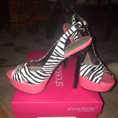 Shoedazzle Pink & Black Zebra Print Heels Brand New With Box Spring Zebra Print High Heels, Black High Heels With Zebra Print, High Heel Zebra Print Party Heels, Chic Zebra Print High Heels, Zebra Print Clothes, 2000s Shoes, Zebra Heels, Zebra Print Heels, Y2k Heels