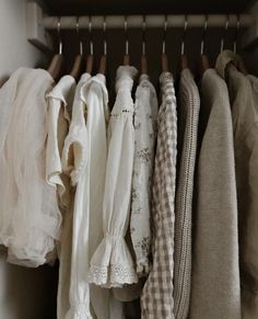 Boho Closet Aesthetic, Good Clothes Aesthetic, Closet Inspo Aesthetic, Cottage Wardrobe, Linen Aesthetic, Dream Closet Design, Timeless Clothing, Home Closet