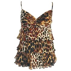 Chic new ESCADA leopard / cheetah print silk tiered pleated empire top! Three tiers, with accordian pleated silk. Beautiful leopard print in brown, beige, tan, light brown and black. Hidden zipper up the side with hook-and-eye closure. Excellent quality! Can easily be dressed up or down. Would look great with shorts, denim shorts, jeans, trousers, a red pencil skirt, etc. In great unworn condition. Made in Germany. Marked Size EU 38 Measurements: (slight stretch) 34-38 inch bust 30-32 inch waist Elegant Sleeveless Leopard Print Tops, Cheetah Print Clothes, Empire Top, Leopard Print Outfits, Red Pencil Skirt, Leopard Blouse, 2000s Fashion Outfits, Leopard Print Top, Short En Jean