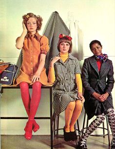 Women & Teen Fashions 1972: Defining the Seventies Style - Flashbak Vintage Outfits 70s, Vintage Outfits 50s, Vintage Outfits Classy, Vintage Outfits 90s, Fall Fashion Skirts, Outfits 70s