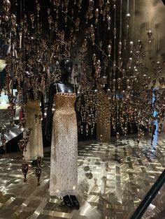 #dior #paris #dress #diordress #parisian #museum #golden Parisian Museum, Paris Dress, Dior Paris, Dream Life, Paris