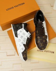 PRODUCT DETAILS Includes Shipping bags, dustbag sleeper, care manual, booklet, tag. Brown Sneakers Women, Grey Sneakers Women, Red And Black Shoes, Streetwear Fashion Men, Shoe Room, White Sneakers Men, Louis Vuitton Cap, Kawaii Shoes, Comfortable Footwear