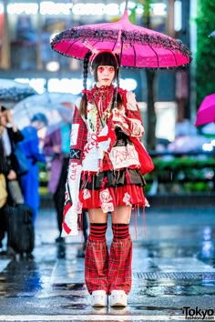 Young female Japanese designer showcasing handmade punk and gothic inspired street fashion in Harajuku. Goth Japanese, Japan Street Fashion, Harajuku Dress, Harajuku Street Fashion, Harajuku Street Style, Acdc Rag, Harajuku Girl, Harajuku Punk, Japan Fashion Street