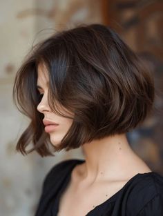 The Ultimate Bob Haircut Lookbook Bob With Layers, Layers Hairstyles, Medium Shaggy Hairstyles, Babylights Hair, Layered Thick Hair, Chin Length Haircuts, Hair Without Heat, Layered Bob Short, Textured Bob