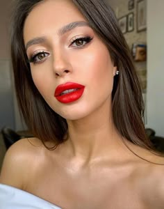 Gala Make Up, Bridal Makeup Red Lips, Red Lipstick Makeup Looks, Red Lipstick Looks, Red Lips Makeup Look, Lipstick Looks, Prettiest Celebrities, Red Lipstick Makeup, Red Dress Makeup